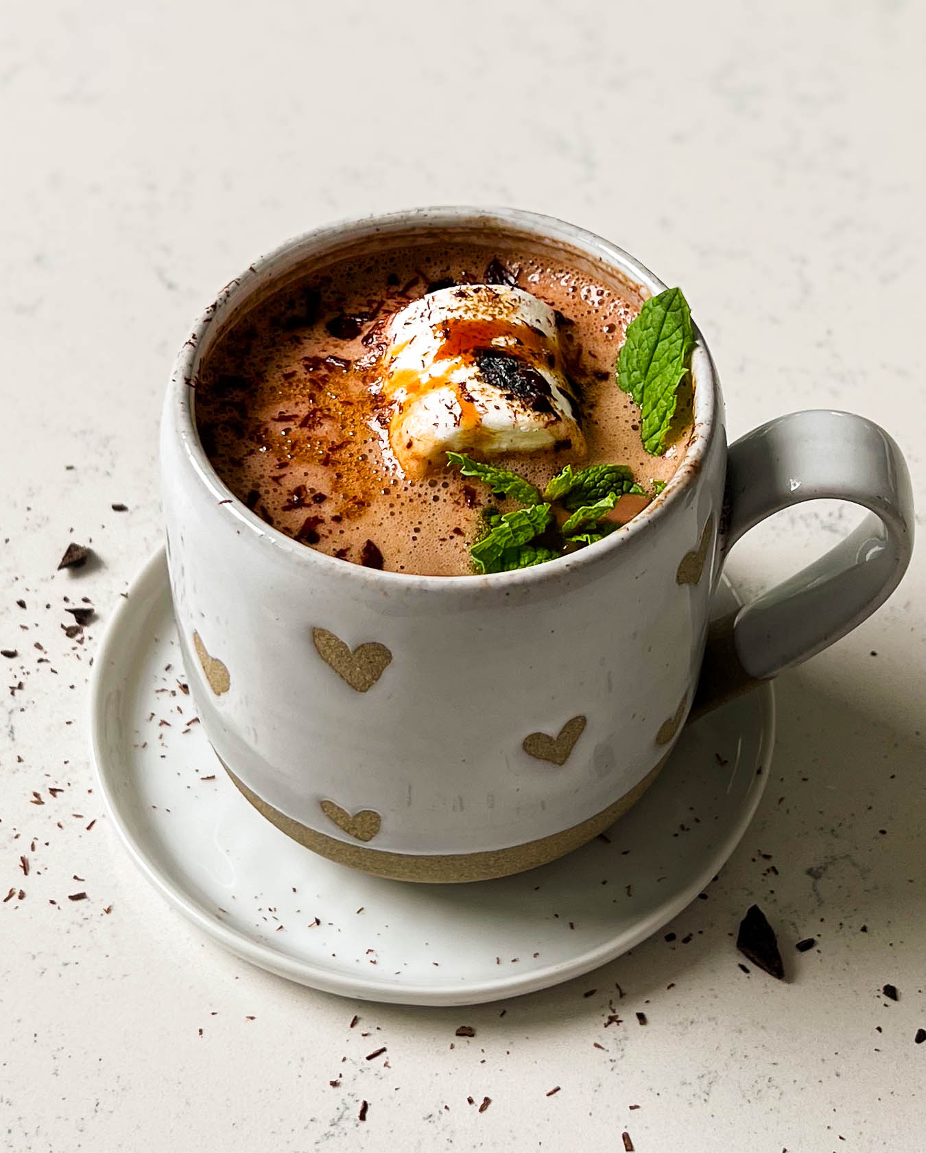 vegan peppermint hot cocoa in a mug
